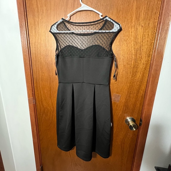 EnFocus Studio size 4 black dress - Picture 2 of 2